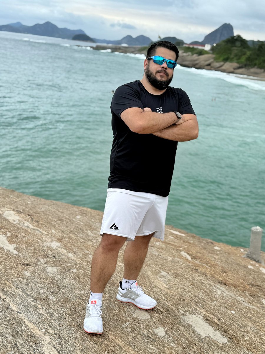 Itswallacee's tweet photo. quase 10km só parei para tomar água de coco https://t.co/xr5VzkFOC5