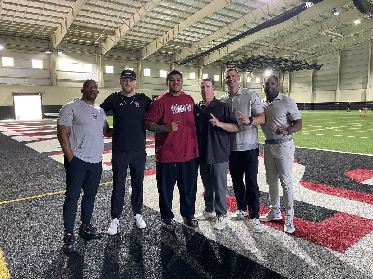 Pupungatoa Katoa (@toa_katoa) on Twitter photo I wanna say thank you to the offensive staff from <a href="/OU_Football/">Oklahoma Football</a> for taking the time to visit me. <a href="/OU_CoachB/">Bill Bedenbaugh</a> <a href="/arbuckle_ben/">Ben Arbuckle</a> <a href="/DeMarcoMurray/">DeMarco Murray</a> I wanna say thank you to the offensive staff from <a href="/OU_Football/">Oklahoma Football</a> for taking the time to visit me. <a href="/OU_CoachB/">Bill Bedenbaugh</a> <a href="/arbuckle_ben/">Ben Arbuckle</a> <a href="/DeMarcoMurray/">DeMarco Murray</a>