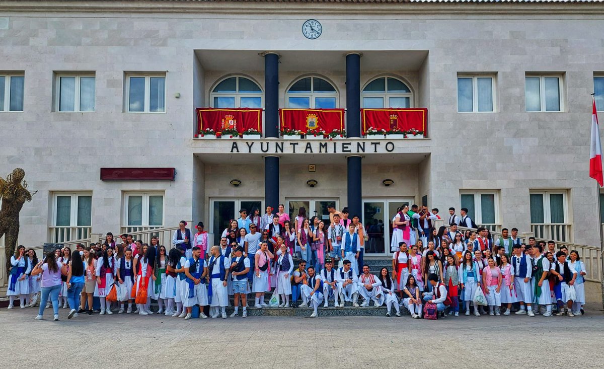 victortin's tweet photo. Hoy más de 160 jóvenes de #Lorqui y alrededores han podido disfrutar del #BandoDeLaHuerta gracias a la Concejalía de Juventud. Quién ha puesto a disposición 3 autobuses para disfrute de todo@s l@s chic@s. Esperamos lo pasen bien. https://t.co/BmzFcjrquK
