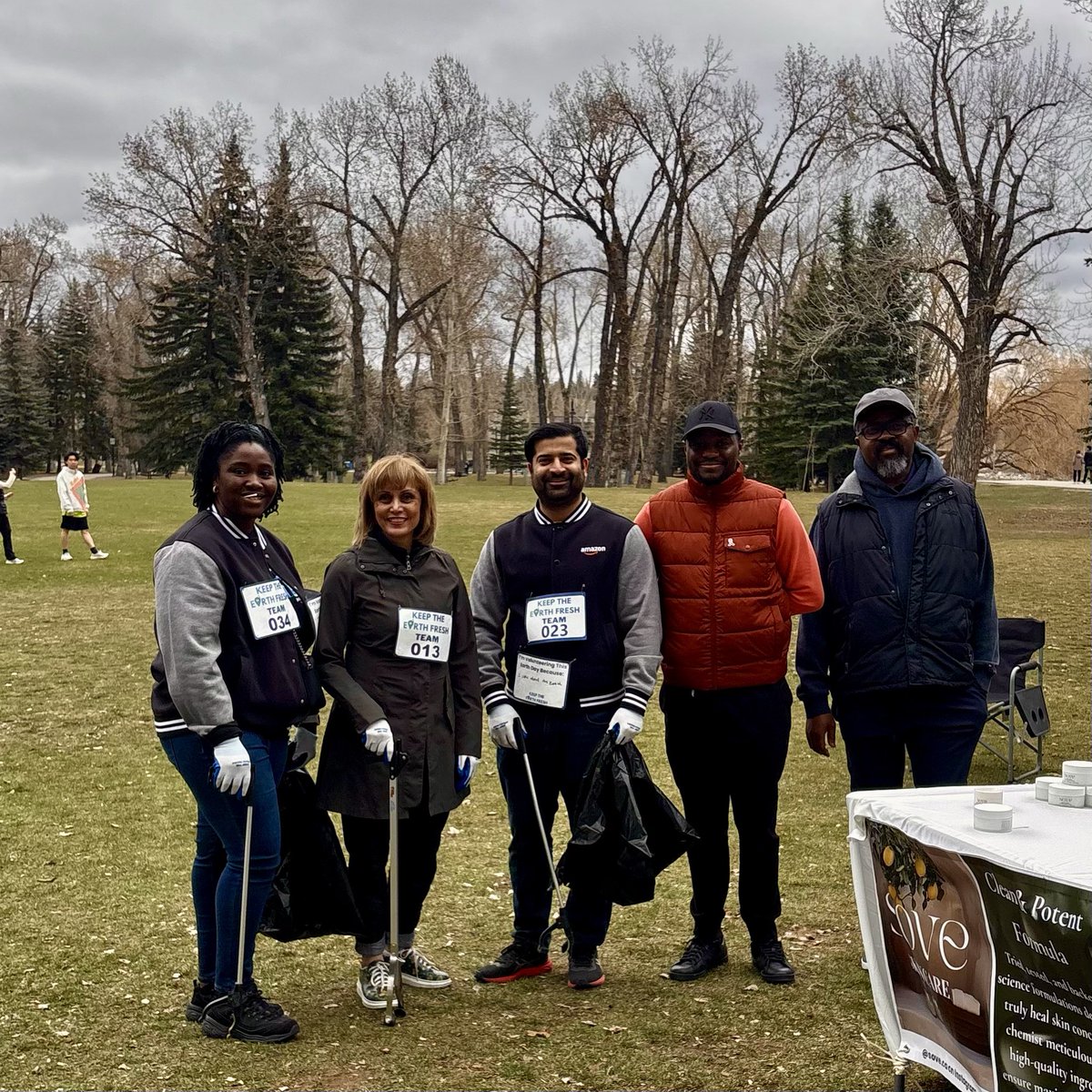 Jyoti Gondek (@jyotigondek) on Twitter photo This past weekend, <a href="/amazonca/">Amazon Canada</a> led Calgarians in a community clean up at Prince’s Island Park!🌳❤️
Keeping our city clean is a team effort—and we’re so proud to see the community step up.🌎💪 This past weekend, <a href="/amazonca/">Amazon Canada</a> led Calgarians in a community clean up at Prince’s Island Park!🌳❤️
Keeping our city clean is a team effort—and we’re so proud to see the community step up.🌎💪