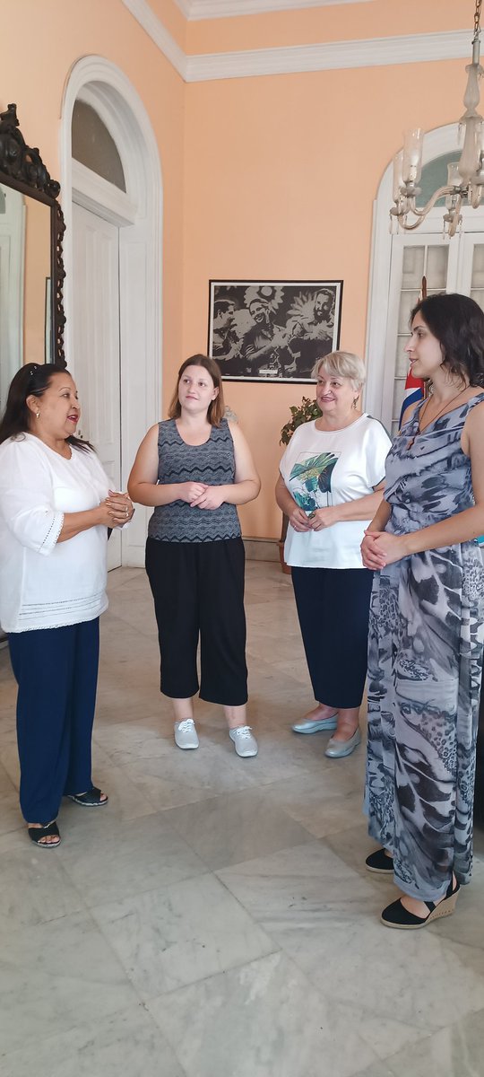 Intercambia Secretaria General de la #FMC65 <a href="/TeresaBoue/">@SecGFMC</a> con presidenta de la Asociación de Mujeres de Belgrado del Movimiento Socialista de Serbia, Svetlana Prosevski. 
#CubaNoEstáSola
#MujeresEnRevolución