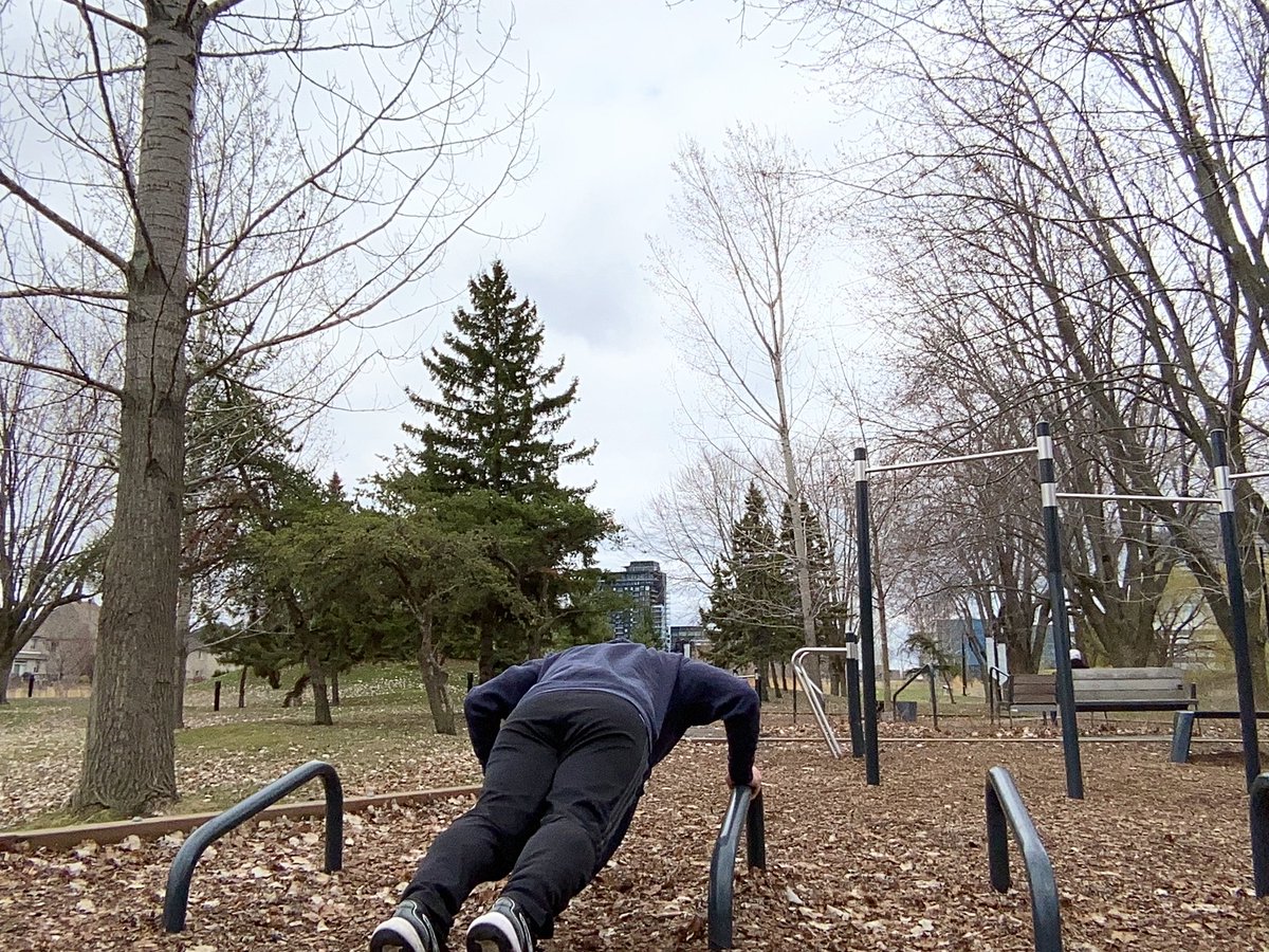 rex88ter's tweet image. Today’s ruck 8.2 Km and a stop by the fit park
Pushups, dips and pull ups 
Deep depth pushups for #aprilchallenge 37 @321gaux