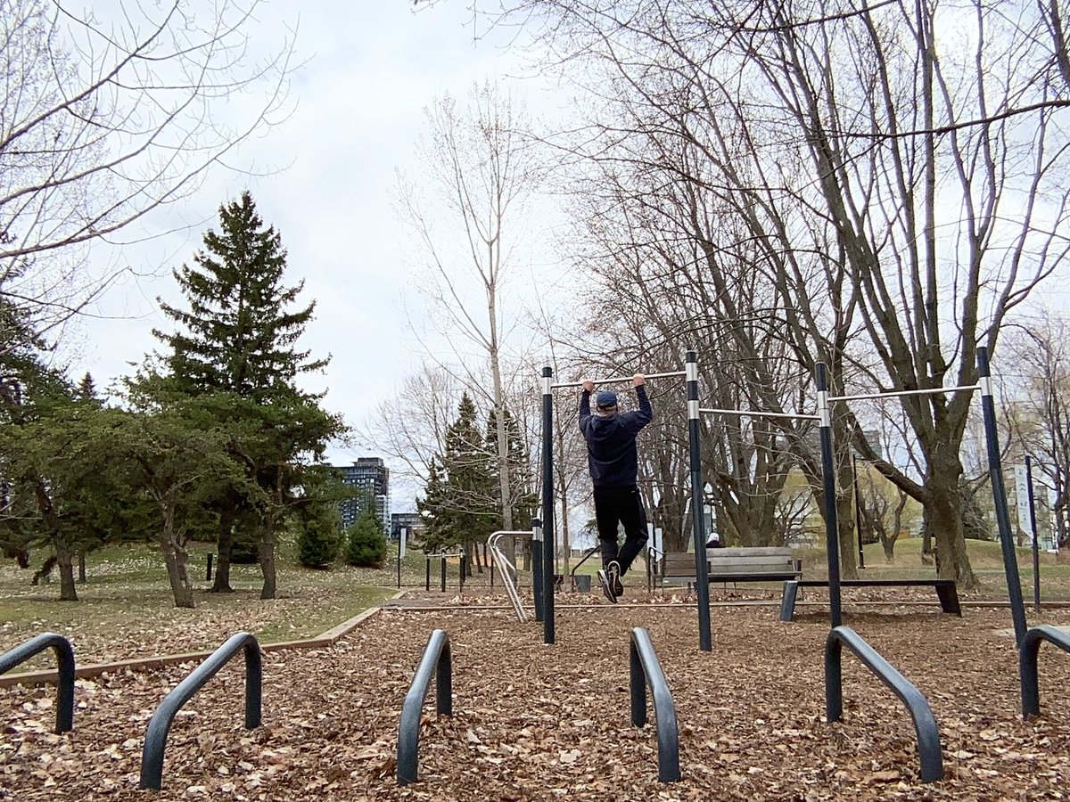 rex88ter's tweet image. Today’s ruck 8.2 Km and a stop by the fit park
Pushups, dips and pull ups 
Deep depth pushups for #aprilchallenge 37 @321gaux