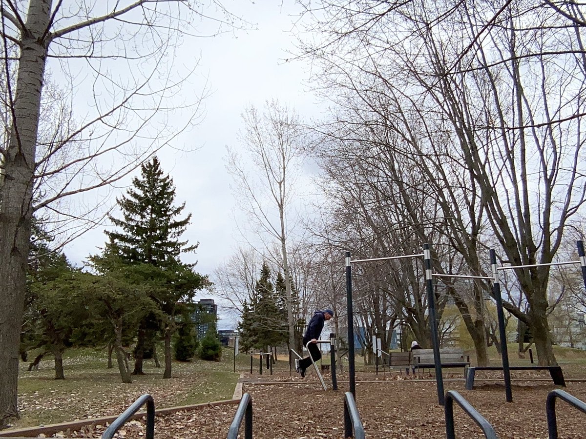 rex88ter's tweet image. Today’s ruck 8.2 Km and a stop by the fit park
Pushups, dips and pull ups 
Deep depth pushups for #aprilchallenge 37 @321gaux