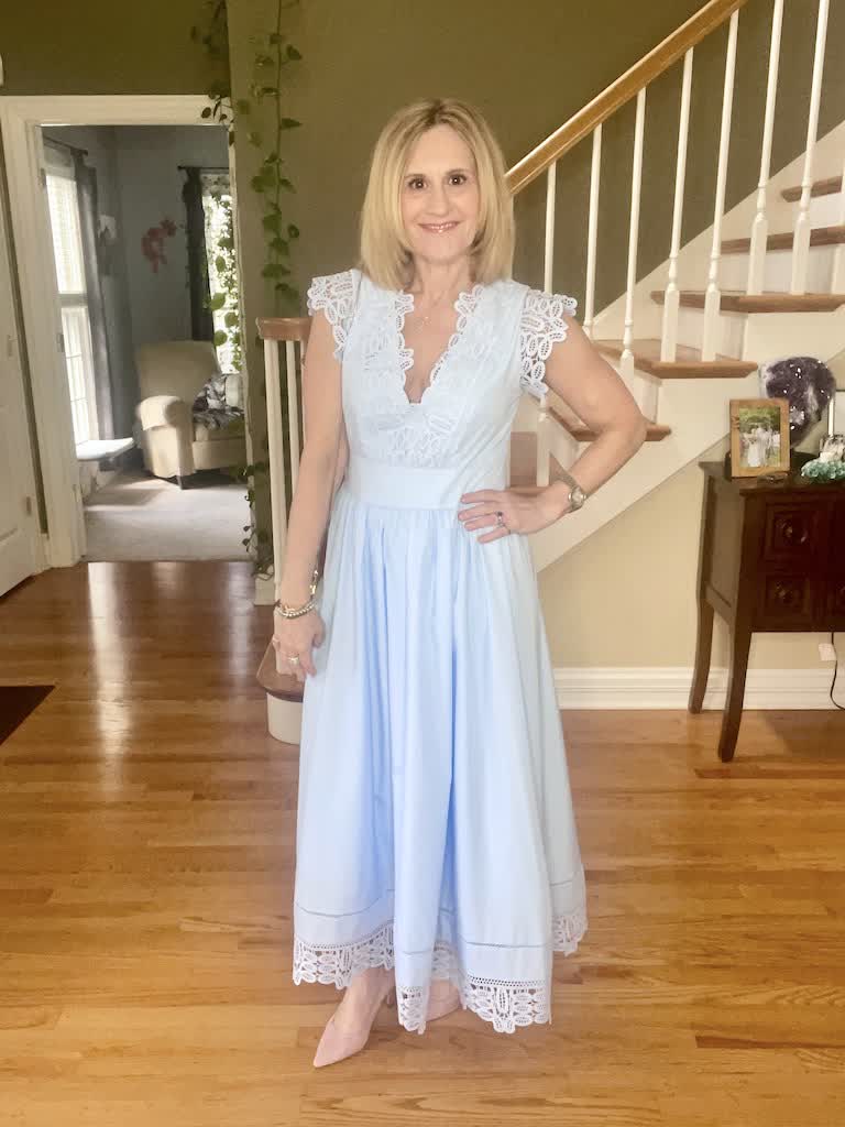 Kathrine00021's tweet image. Found the perfect maxi dress for all your daytime spring events. #chicwish #bluemaxidress #springdress kathrineeldridge.com/two-outfits-fe…