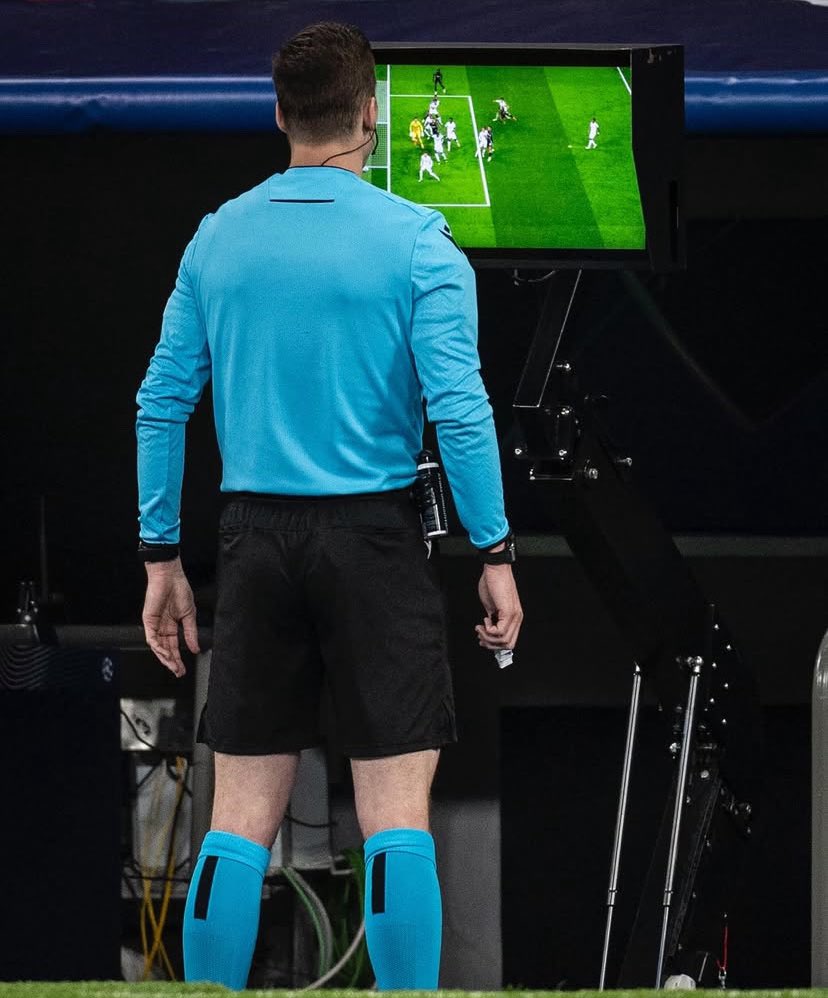 ‼️| Il y a eu 162 interventions de la VAR cette saison, UN RECORD. ✅💥

✅ Le Barça est l'équipe qui a LE PLUS BÉNÉFICIÉ des interventions de la VAR. 📈

✅ Le Real Madrid a été l'équipe la PLUS AFFECTÉE négativement. 📉

<a href="/diarioas/">Diario AS</a>