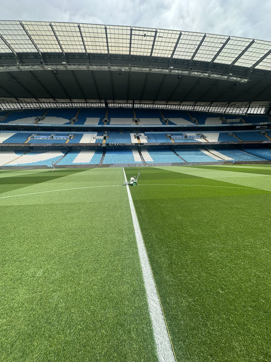 John Ledwidge (@johnledwidge) on Twitter photo Lovely bit of sunshine in Manchester as we prepare for tonightβs game vs <a href="/AVFCOfficial/">Aston Villa</a> ππΌ Lovely bit of sunshine in Manchester as we prepare for tonightβs game vs <a href="/AVFCOfficial/">Aston Villa</a> ππΌ