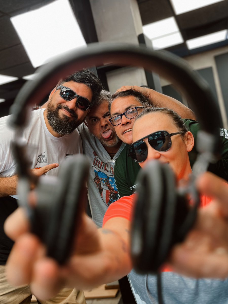 rockandpop955's tweet photo. ⭐️HAKEMBO NEWS 🎙

Los martes son de @BugVera 🏎️💨 y el tridente @hakembonews 😎 @rauldaumas + @jorgejorgetc  y @virchupecas hasta las 16:00h en la #RockandPop🤘😜

📲App Rocka descarga desde Android-IOS
Whatsapp 0984955000 📲
https://t.co/7ZPrkU5ZXB 🌍
https://t.co/K2K6PFcpdU 💻 https://t.co/GYLxZ4yocP