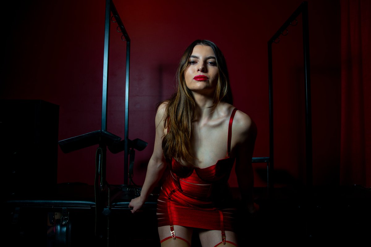 You don't know why, but sometimes you just feel hypnotically drawn to the charms of <a href="/thelilprincessa/">bella</a>