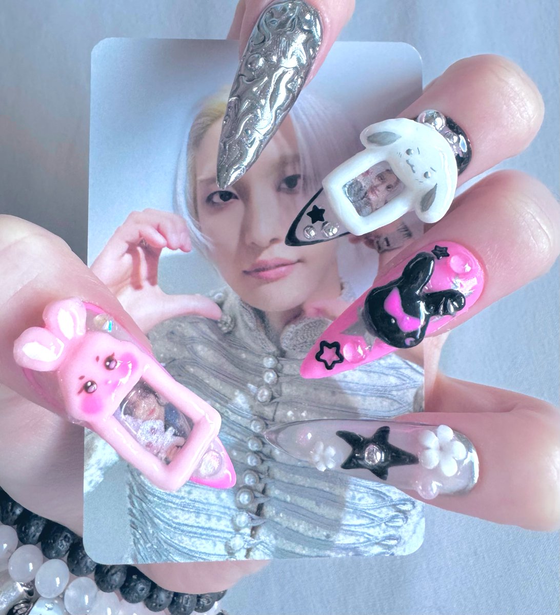 lmaooo these nails r insane