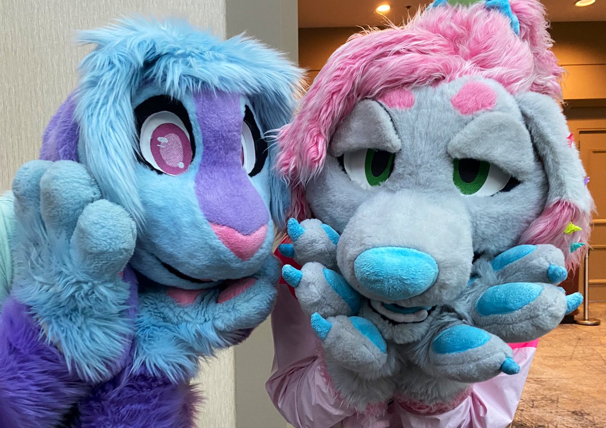 The Easter bunny is my suit-sister btw

<a href="/AntTheRabbit/">ant</a>