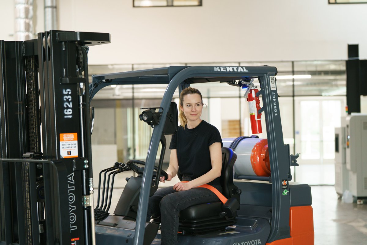 Bridgit Mendler tweet media