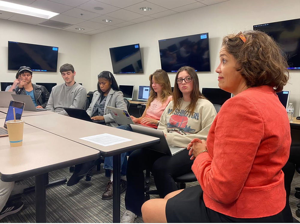 Exciting news! 📰 Loyola’s Fall Journalism Capstone students were featured in the Baltimore Fishbowl for their powerful reporting. Check out their incredible work and read the full story here: loyola.edu/news/2025/0416…