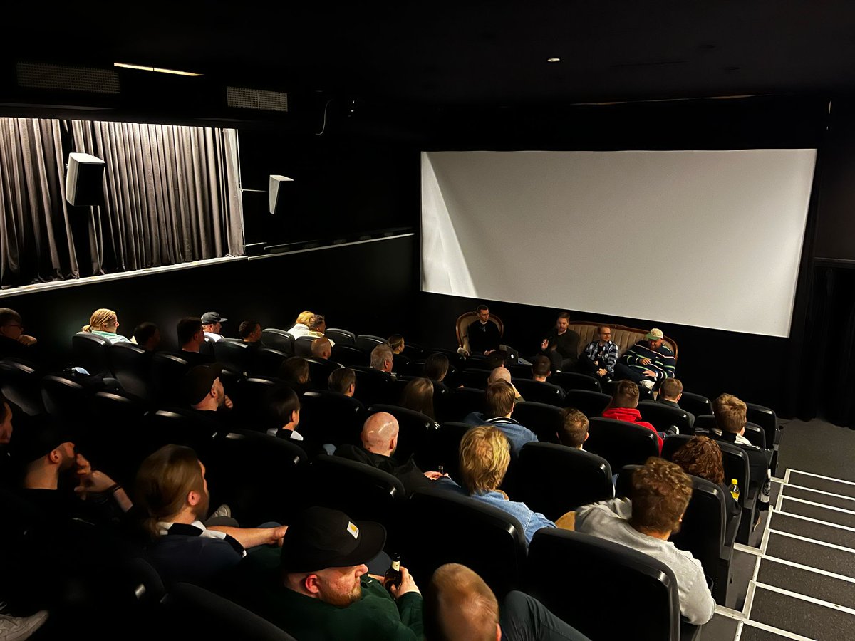 Huhhuh mikä spektaakkeli! Kiitos kaikille paikalla olleille, teitä oli paljon! Tässä matsissa käsikirjoitus oli kohdillaan, joten elokuvateatteri oli juuri oikea ympäristö sen seuraamiseen. #Ykkösliiga #FCTPS 
<a href="/TPSkannattajat/">TPS-kannattajat</a>