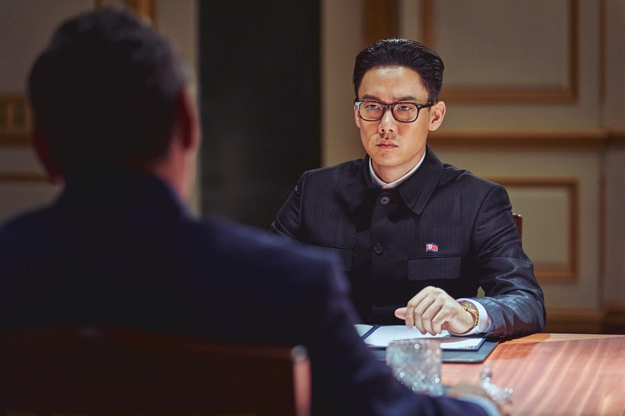 TrajanWriter's tweet image. Chairman Jo is judging you.
#steelrain 2 #yooyeonseok #yys