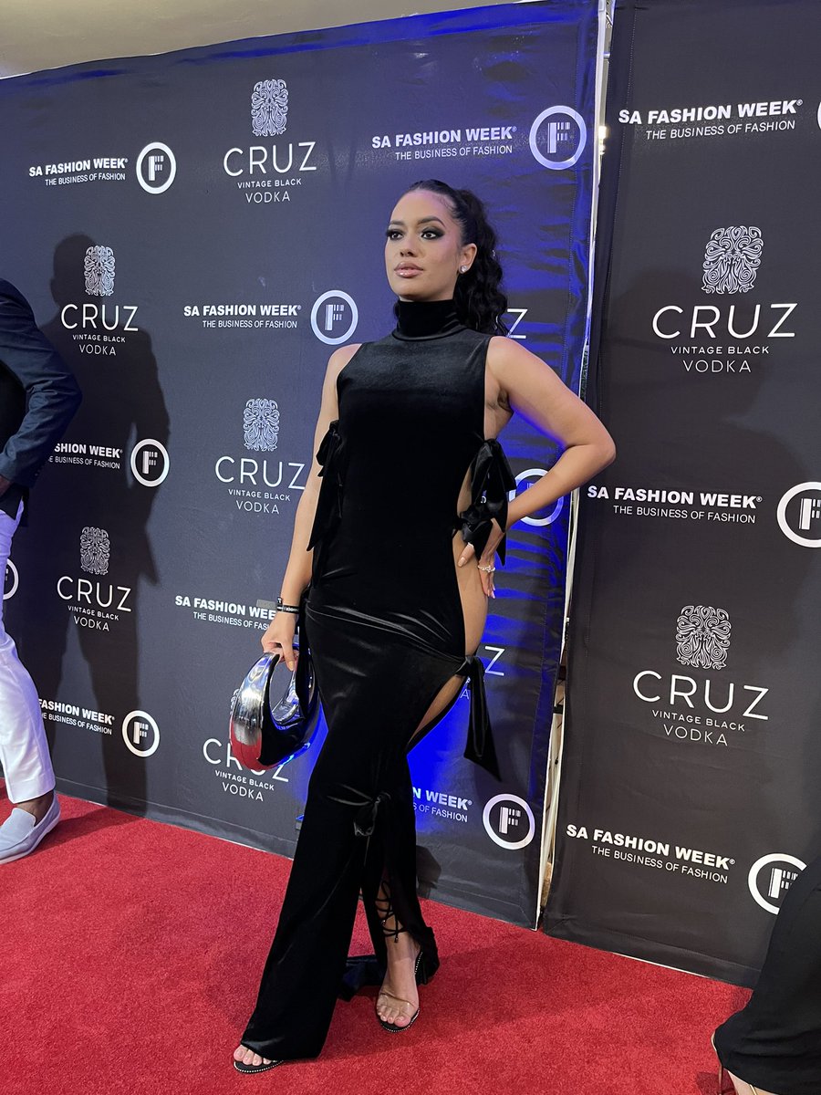 Events!!

SA Fashion Week Opening night hosted by CRUZ... under "Quiet Luxury" theme
<a href="/Cruzvodka/">cruzvodka</a>

Spotted on the Red Carpet Kim Jayde

#CRUZSAFW