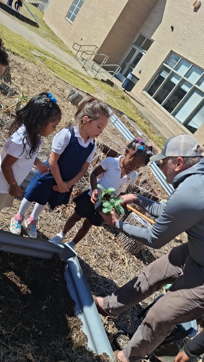 Out Teach (@outteached) on Twitter photo This #EarthDay, get a glimpse into a day in the life of Daniel Morgan, who helps put the ever in Evergreen! He’s helping schools keep their outdoor learning spaces thriving year-round with the help of one of our biggest champions <a href="/sproutsfnd/">Sprouts Healthy Communities Foundation</a> outteach.co/MeetDanMorgan This #EarthDay, get a glimpse into a day in the life of Daniel Morgan, who helps put the ever in Evergreen! He’s helping schools keep their outdoor learning spaces thriving year-round with the help of one of our biggest champions <a href="/sproutsfnd/">Sprouts Healthy Communities Foundation</a> outteach.co/MeetDanMorgan