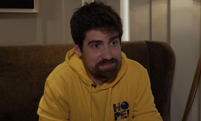 La1_tve's tweet photo. El creador de 'HOPE! Estamos a tiempo', Javier Peña: "No podemos resignarnos a ver el mundo arder"

Seis episodios que viajan por 17 países del mundo🌎

https://t.co/2UE0iNEisx https://t.co/ndgkyCKUEf