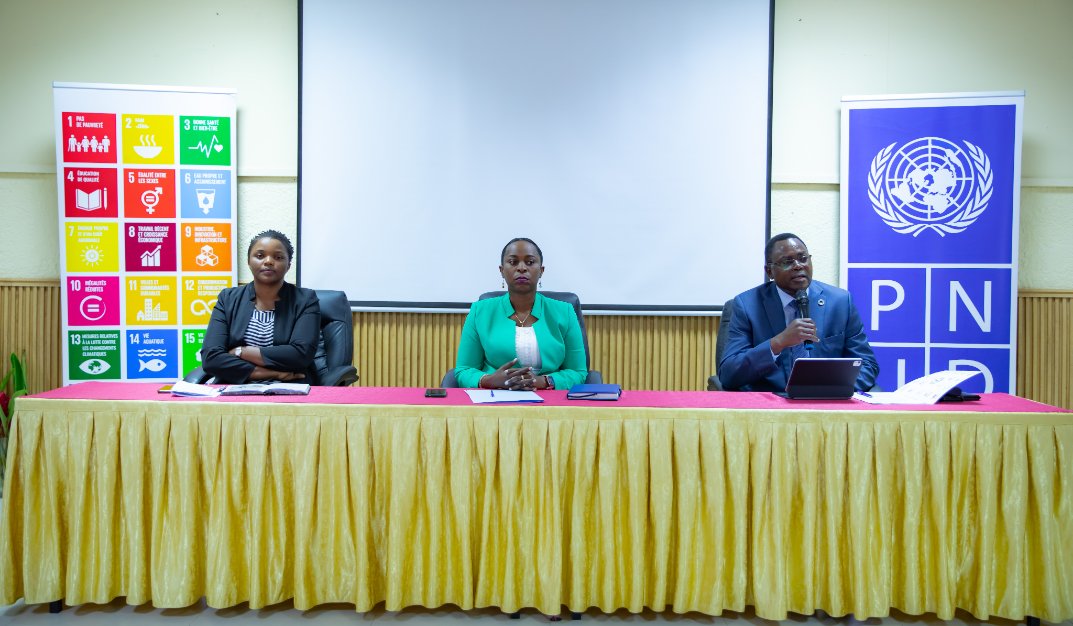 PNUDBurundi's tweet photo. Atelier de validation de l'étude de faisabilité sur le développement des filières fruits &amp; légumes au #Burundi. L’étude vise le dvpt des chaînes de valeur en conformité avec les exigences du marché de la Zone de Libre Échange Continentale Africaine (#ZLECAF). #ODD1 #ODD3 https://t.co/lvzgCd75OM
