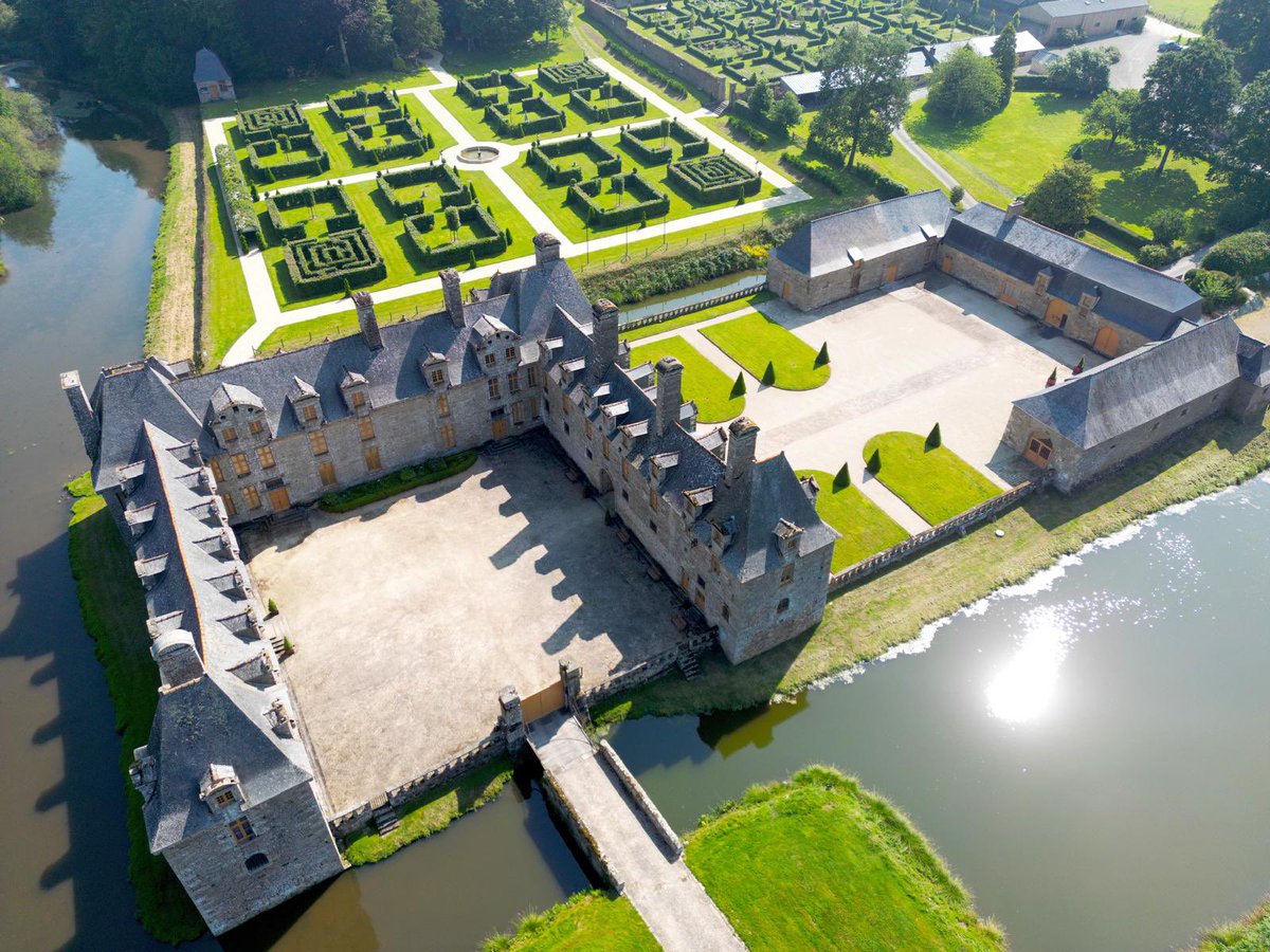 Château Rocher Portail tweet media