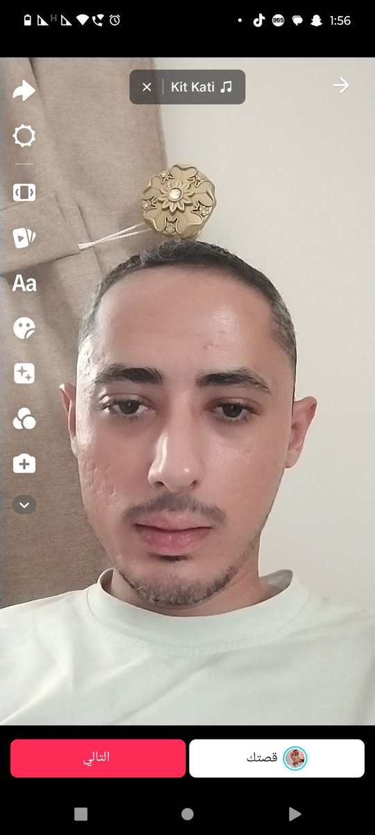 لو كان في قلبي الهوا لكتبته
سطراً من الالحاني والانغامي
لاتقتلي وصل المشاعر بيننا 
فالحب يشفي سيء الاسقامي
قد كان لي في كل ذكرى منزل
 ما اجمل الذكرى وانتي امامي

محمد..✍🏻