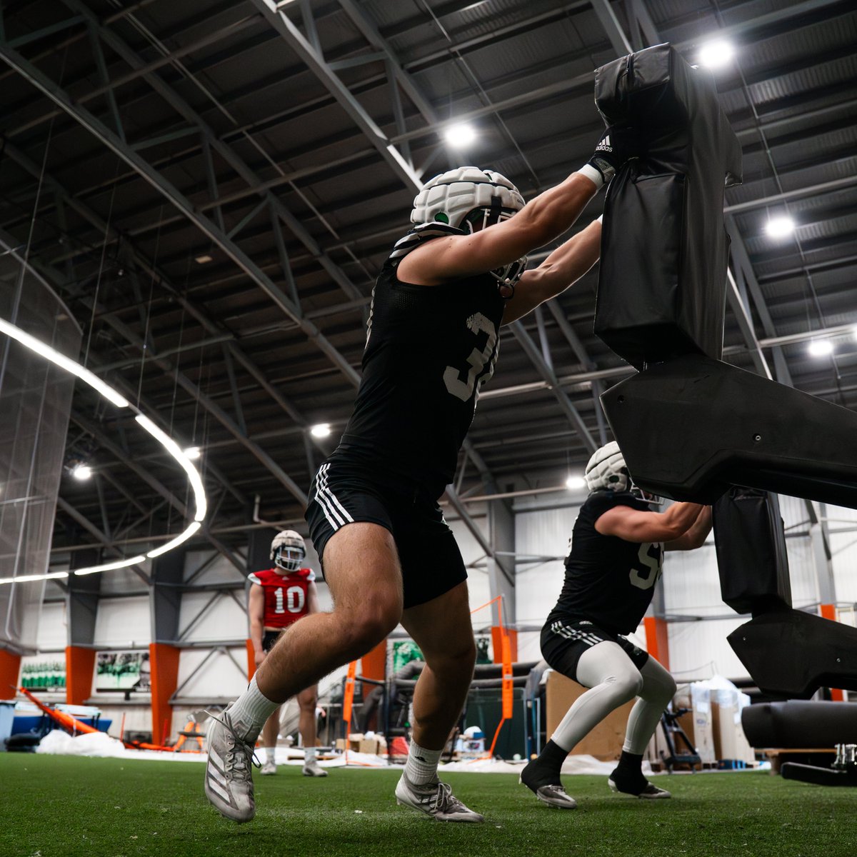 Every rep counts 😤

2025 season tickets🎟️: shorturl.at/ENYVo

#UNDproud | #LGH