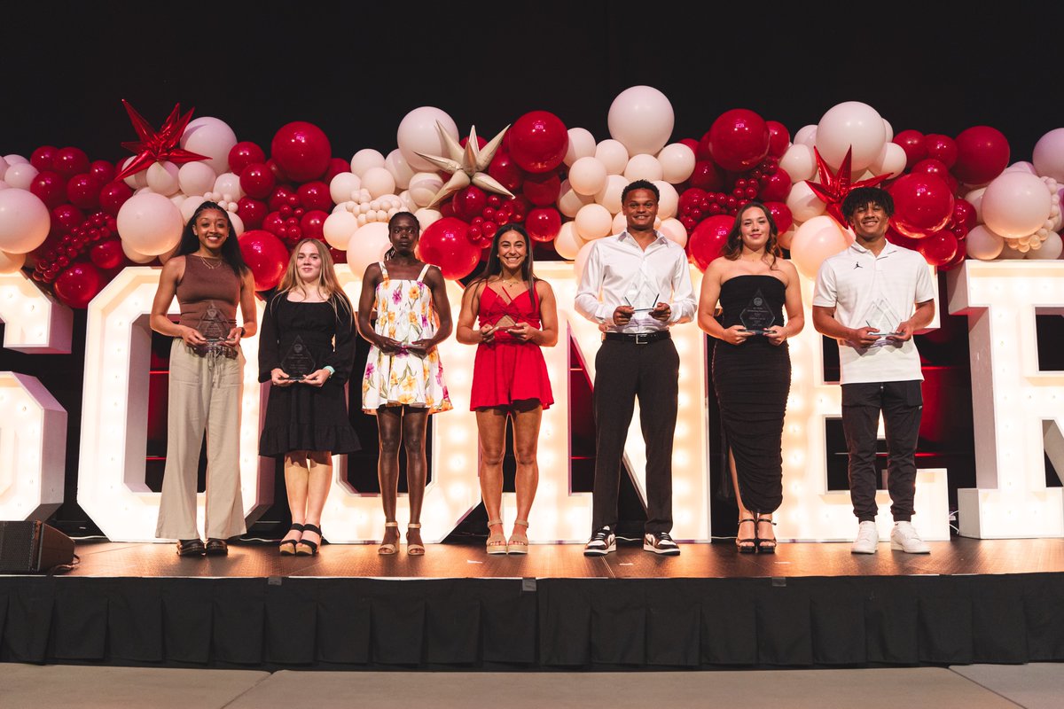 Leaders on and off the court. ☝️

Congrats to Luis and Oscar for being honored at the Sooner Sports Awards! Luis won the Athletic Director's Leadership Award and Oscar won the Jay Myers award.