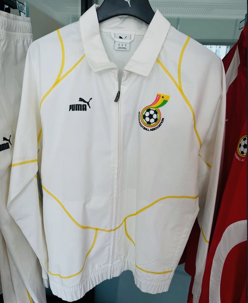🤩 Threads of pride. 💛🤍🇬🇭

#BlackStars | <a href="/PUMA/">PUMA</a>