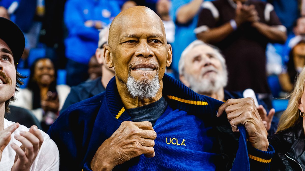 UCLA Menโs Basketball (@uclambb) on Twitter photo Hear from ๐ฒ๐๐๐๐๐ ๐จ๐๐
๐๐-๐ฑ๐๐๐๐๐ on Monday, May 12, as he speaks on campus about his new memoir during I ๐ UCLA Week (<a href="/UCLA_Alumni/">UCLA Alumni</a>).
The first 300 <a href="/UCLA/">UCLA</a> students who attend can receive a complimentary copy of Kareem's book.
๐๐๏ธ: ucla.in/3GfuFay Hear from ๐ฒ๐๐๐๐๐ ๐จ๐๐
๐๐-๐ฑ๐๐๐๐๐ on Monday, May 12, as he speaks on campus about his new memoir during I ๐ UCLA Week (<a href="/UCLA_Alumni/">UCLA Alumni</a>).
The first 300 <a href="/UCLA/">UCLA</a> students who attend can receive a complimentary copy of Kareem's book.
๐๐๏ธ: ucla.in/3GfuFay