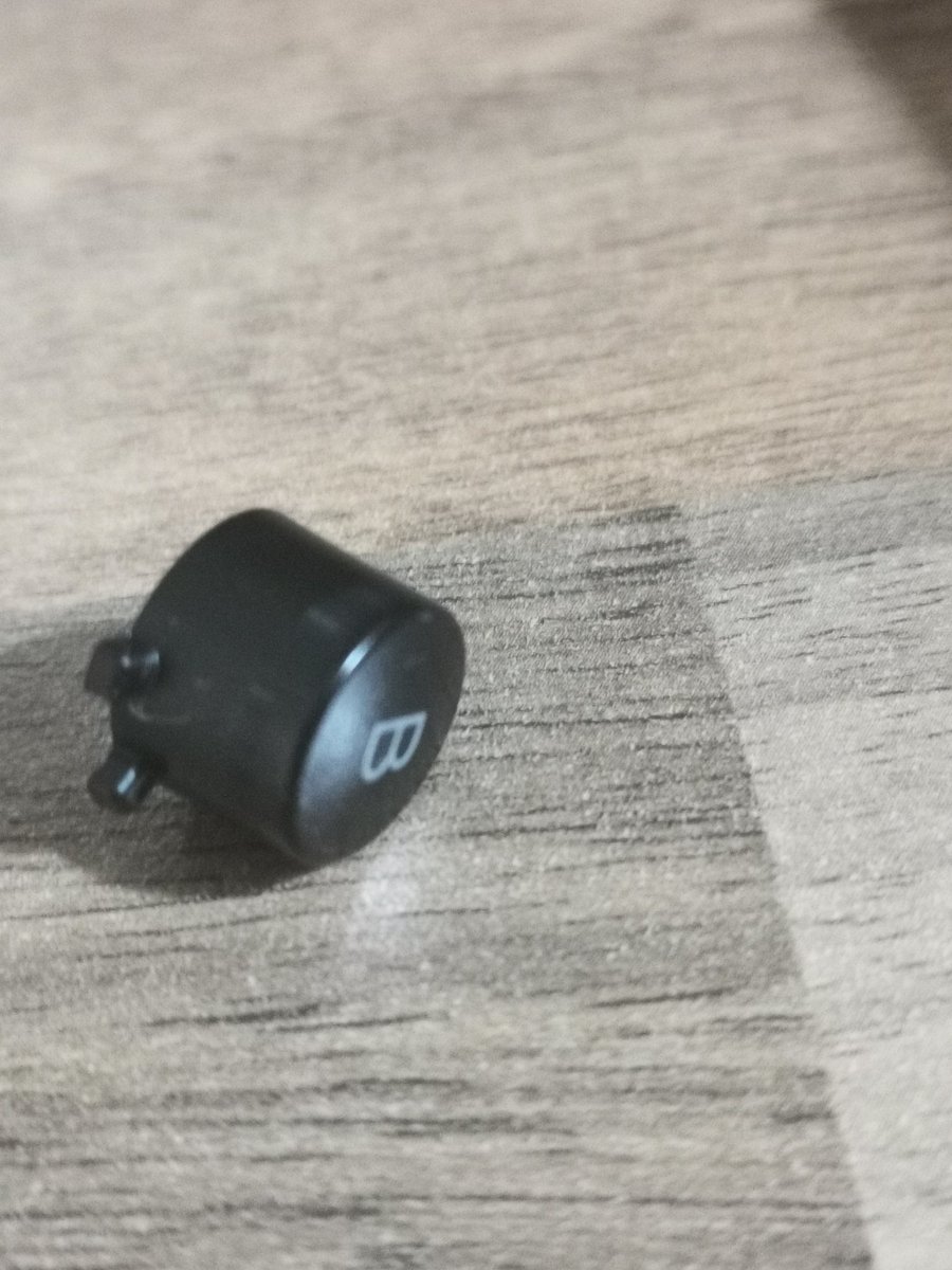 Elllamoga tweet media