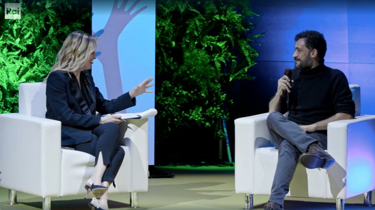 Earth Day Italia (@earthdayitalia) on Twitter photo Lorenzo Colantoni è #ReporterperlaTerra2025
<a href="/lagiallo/">chiara giallonardo</a> intervista <a href="/colanlo/">Lorenzo Colantoni</a> sul palco della #NuvoladiFucsas nella maratona #OnePeopleOnePlanet per la #giornatamondialedellaterra su
<a href="/RaiNews/">RaiNews</a>👉 t.ly/XlxYC
#iocitengo #earthday25 #22aprile Lorenzo Colantoni è #ReporterperlaTerra2025
<a href="/lagiallo/">chiara giallonardo</a> intervista <a href="/colanlo/">Lorenzo Colantoni</a> sul palco della #NuvoladiFucsas nella maratona #OnePeopleOnePlanet per la #giornatamondialedellaterra su
<a href="/RaiNews/">RaiNews</a>👉 t.ly/XlxYC
#iocitengo #earthday25 #22aprile