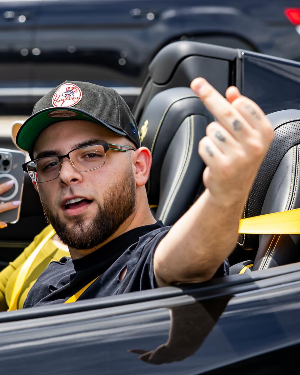 I had arachnophobia until I got this Ferrari F8 Spyder 🗣️ push your self everyday! 15 minutes out of your day is only 1% of your day! Use that 15 minute window to improve your life with small wins! Good habits keep you going !