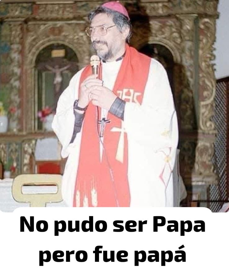 ArquiMarta's tweet photo. 😂😂😂😂 no descansan verdad los malitos? https://t.co/VtUpLb3Jnj