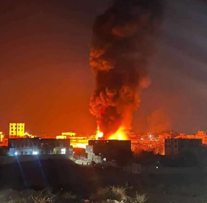 بغبائكم المفرط، يا حوثيين، حولتم الحرب من غزة إلى اليمن. 
تختبئون في الكهوف وتعرضون الأبرياء للخطر. 

لماذا لم تستفيدوا من مصير حزب الله في لبنان، بعد أن باعتهم إيران؟ 

بماذا ستواجهون العالم وانتم لا تمتلكون دفاع جوي او حتى صفارة انذار وقد دمروا قدراتكم؟

#اليمن #حوثيين #حرب
