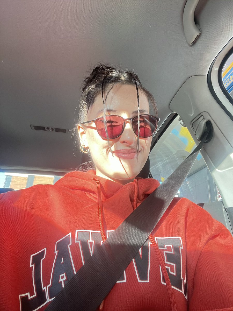 Kocasını seven gider ona  ps5 alır kızlar