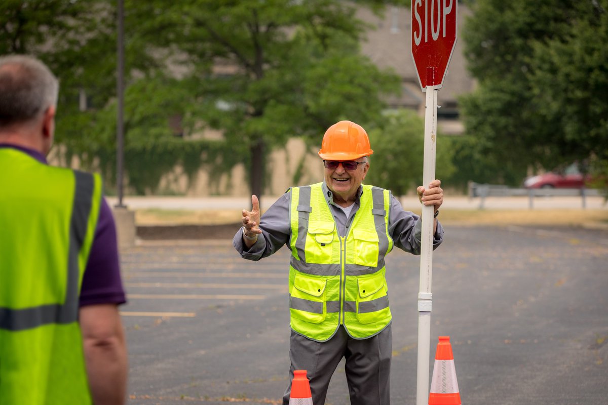 NSCsafety's tweet image. This week is #NationalWorkZoneAwarenessWeek. It’s important to promote #WorkZoneSafety to help #KeepEachOtherSafe on the roads.