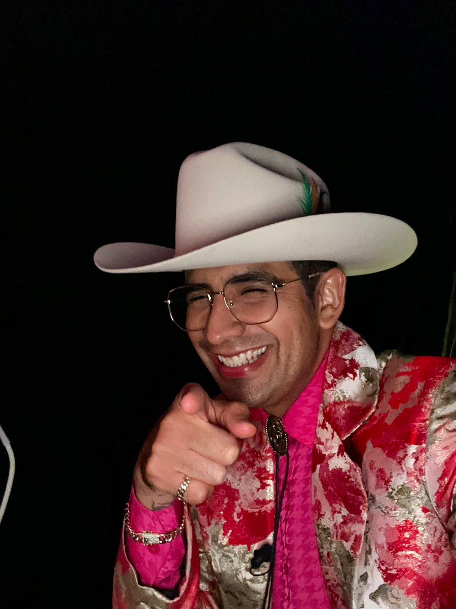 Ando grabando nueva temporada de 100 Mexicanos. No te lo pierdas, próximamente.
