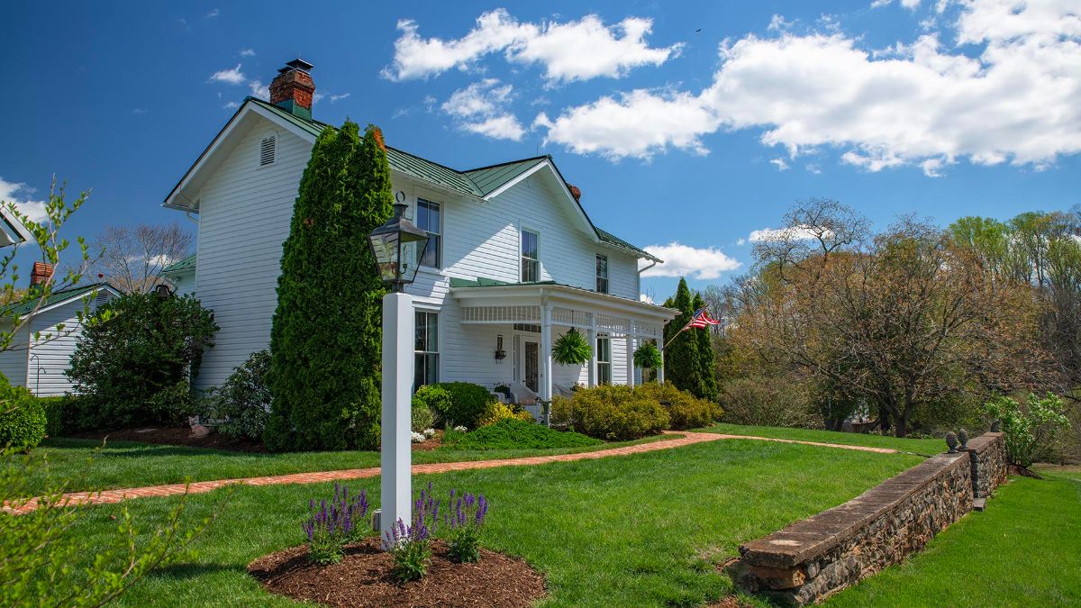 CentralVaFarms's tweet photo. Explore SunWater Farm: Paradise Living in Madison County, VA - https://t.co/sQJPdKPNnM https://t.co/8iyfbkzoqD
