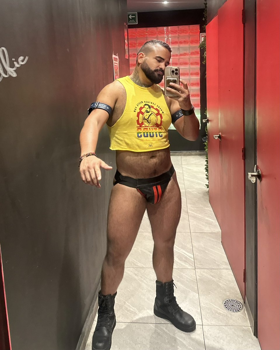 tryorman's tweet image. conoces @studsbearbar  .? si aún no , te lo recomiendo al 💯 🔥🔥🔥 #Soyork #vallarta #puertovallarta