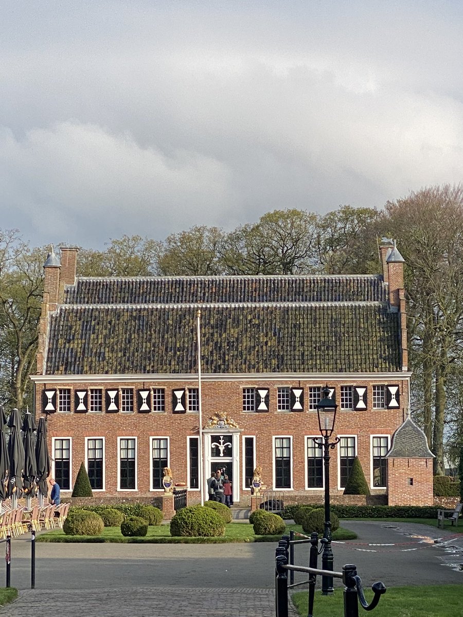 IT’S A WRAP | Vandaag waren de opnames voor het <a href="/KroNcrv/">KRO-NCRV</a> programma Binnenstebuiten met Valentijn Carbo op de Menkemaborg. Medio mei te zien op <a href="/NPO2/">NPO 2</a>