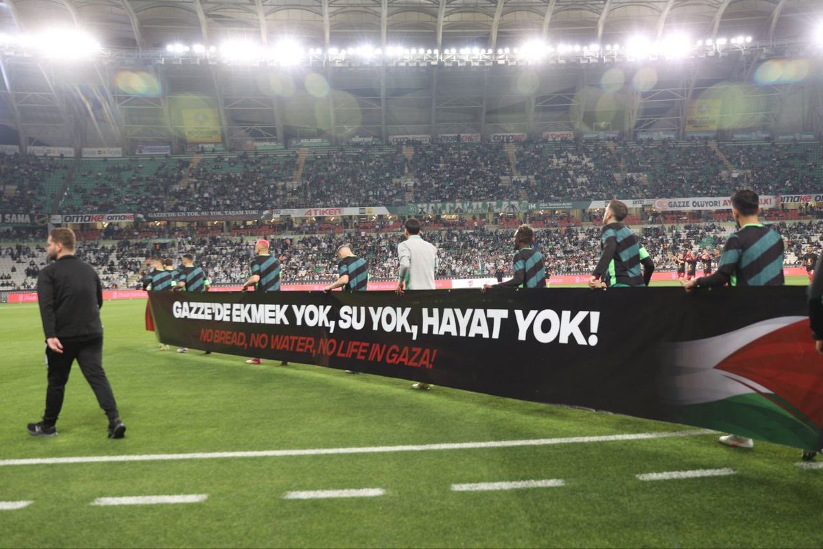 Gazze'de ekmek yok, su yok, hayat yok!

Konyaspor 👏