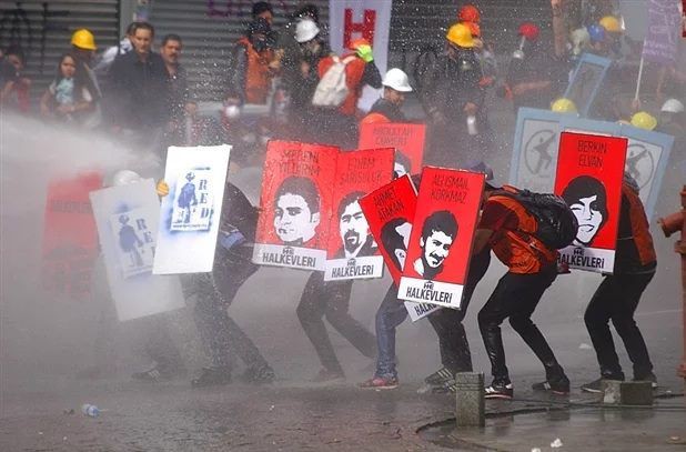 2ayyasintorunu_'s tweet photo. BİZİ YOK SAYACAKLAR BİZ DAHA BİZ DAHA ÇOK VAR OLACAĞIZ #EskişehireDokunma https://t.co/M68SqxSKbW