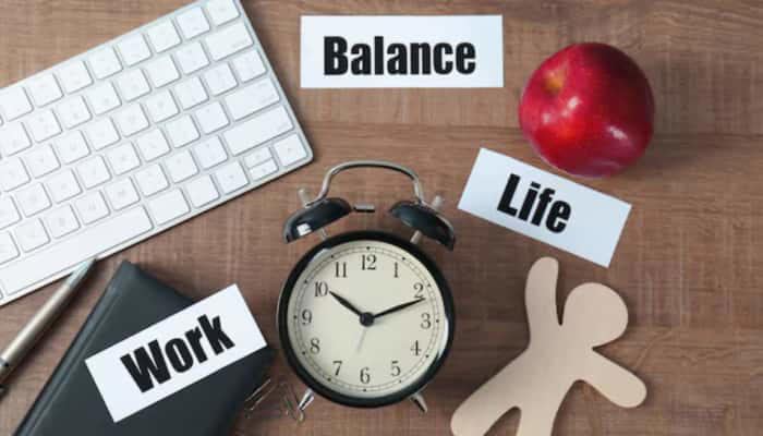 OMRcat's tweet image. #WorkLifeIntegration is replacing #WorkLifeBalance  
Tips for Successfully Integrating Work and Life
1. Set Clear Priorities
2. Leverage Technology Wisely
3. Design Flexible Routines
4. Communicate with Employers
5. Practice Mindful Transitions