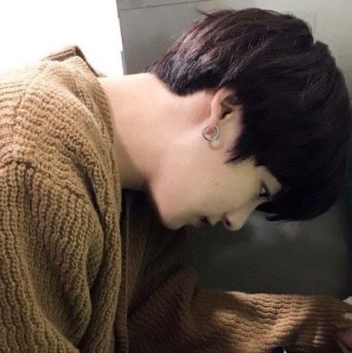 short #taekookau where Taehyung is deaf and Jungkook is learning sign language for him #taekook #kookv