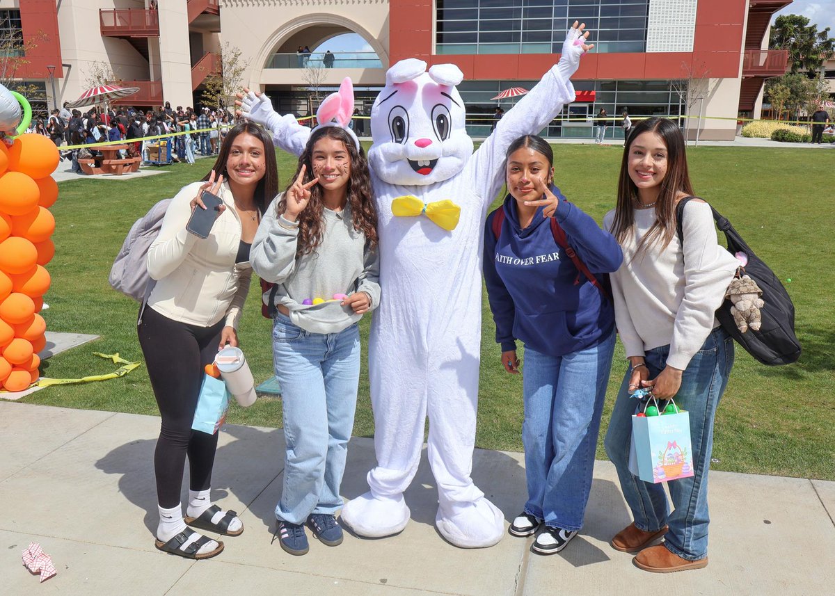 SMHS ASB Hosts Egg Hunt Eggstravaganza - The SMHS ASB recently hosted its yearly Egg Hunt Eggstravaganza. smjuhsd.org/sys/content/ne…