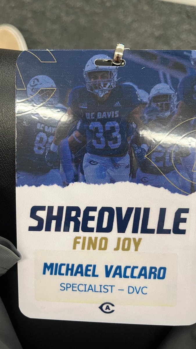 Michaeljvaccar0's tweet image. Thank you @CoachChapatte for taking me on a visit to UC Davis today! Had a great time getting to know the staff and players!

Go Ags!!!

@Chris_Sailer @cabbes24 @thompsonsctg @CoachChavis07 @JamesLangford86 @CoachDev_KTPrep @coachjimcollins