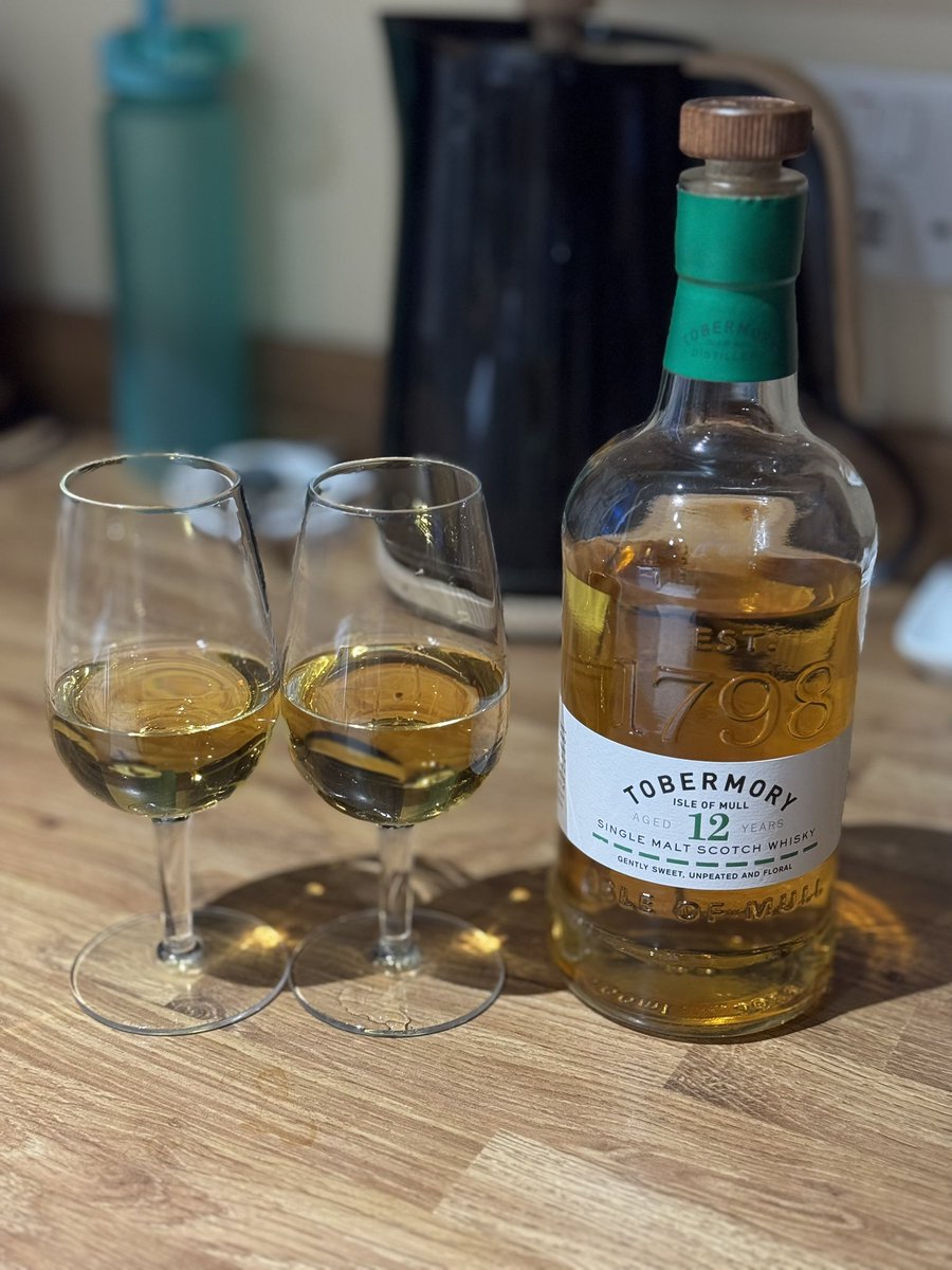 Slante whisky lovers 😬🥃🏴󠁧󠁢󠁳󠁣󠁴󠁿👌#whiskytuesday