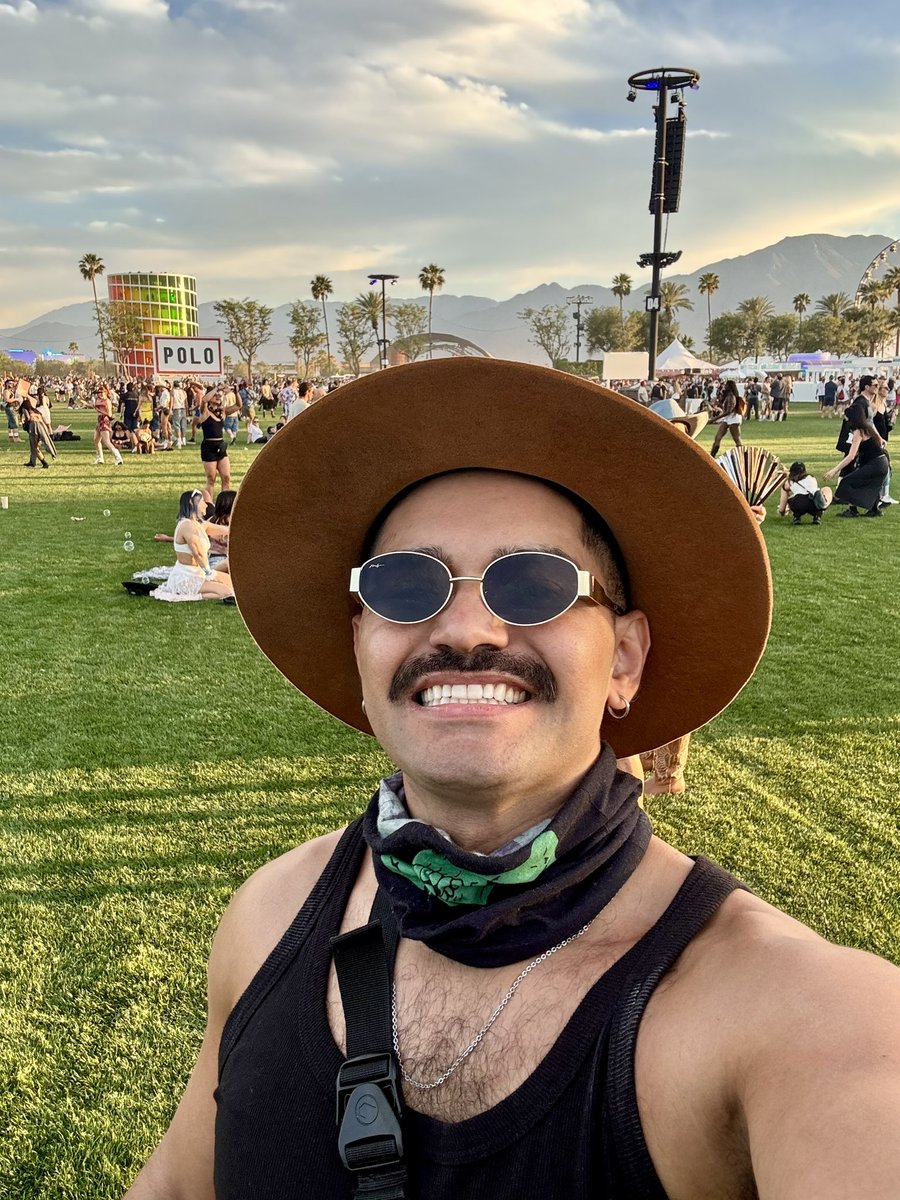jotapesinho's tweet photo. #Coachella2025 #GAGACHELLA https://t.co/0tSC4AMfnc