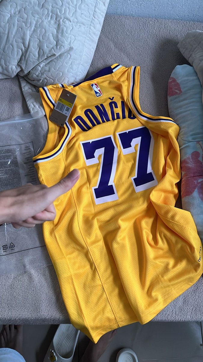 Shooting Star tweet media