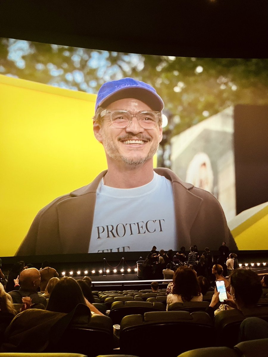 CentralPascal's tweet image. Simplesmente Pedro Pascal ♥️

Esse sorriso cura onde dói ❤️‍🩹